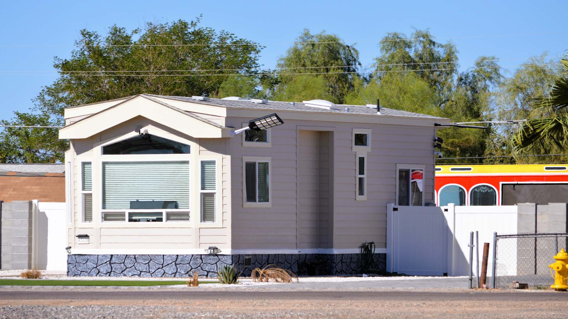 A,New,Tiny,Home,Recently,Completed,On,Small,City,Lot